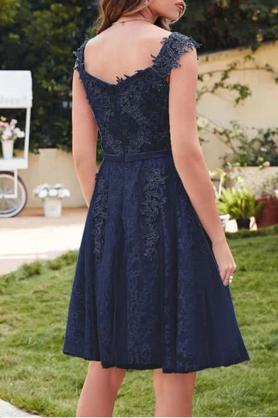 Elegant Tulle Floral Lace Scoop Neck Short Homecoming Dress Sleeveless Party Dress With Appliques