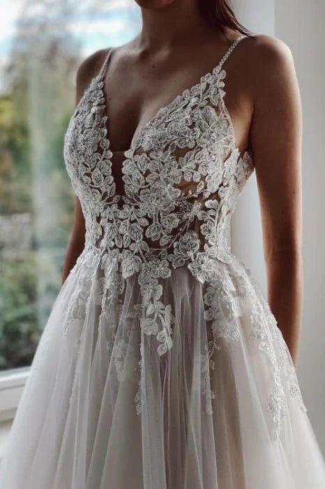 Elegant Tulle Floral Lace V Neck Spaghetti Straps Sleeveless A-line Wedding Dresses With Beaded