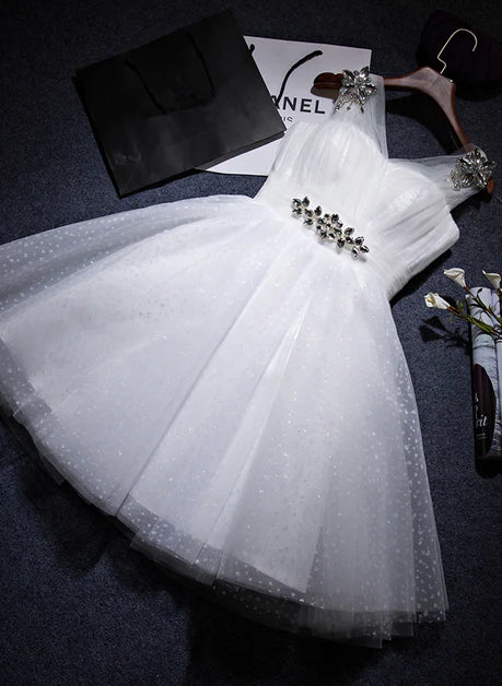 Elegant White Tulle V-neckline Beaded Short Homecoming Dresses Graduation Dress Prom Dress