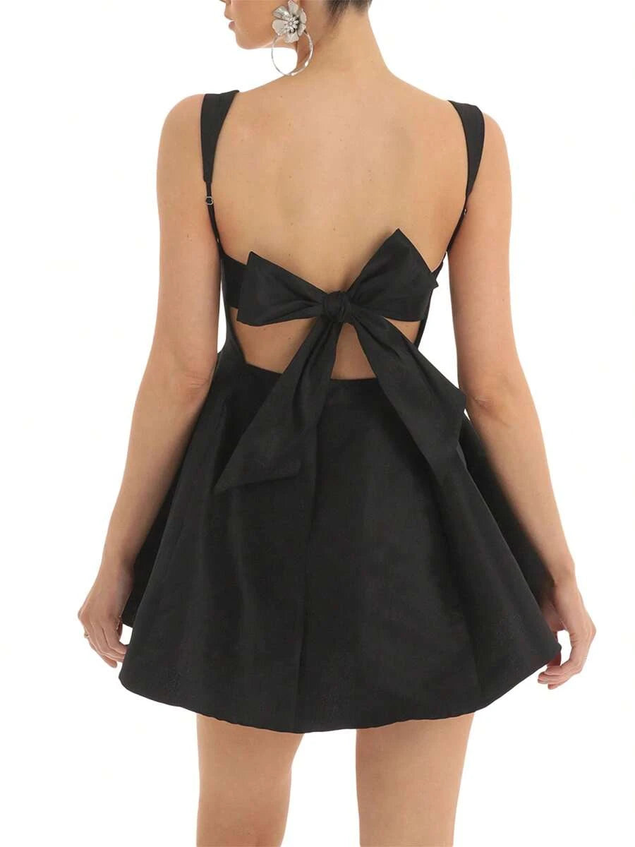 Elegant A-Line Square Neck Backless Bow Satin Black Mini Homecoming Dress