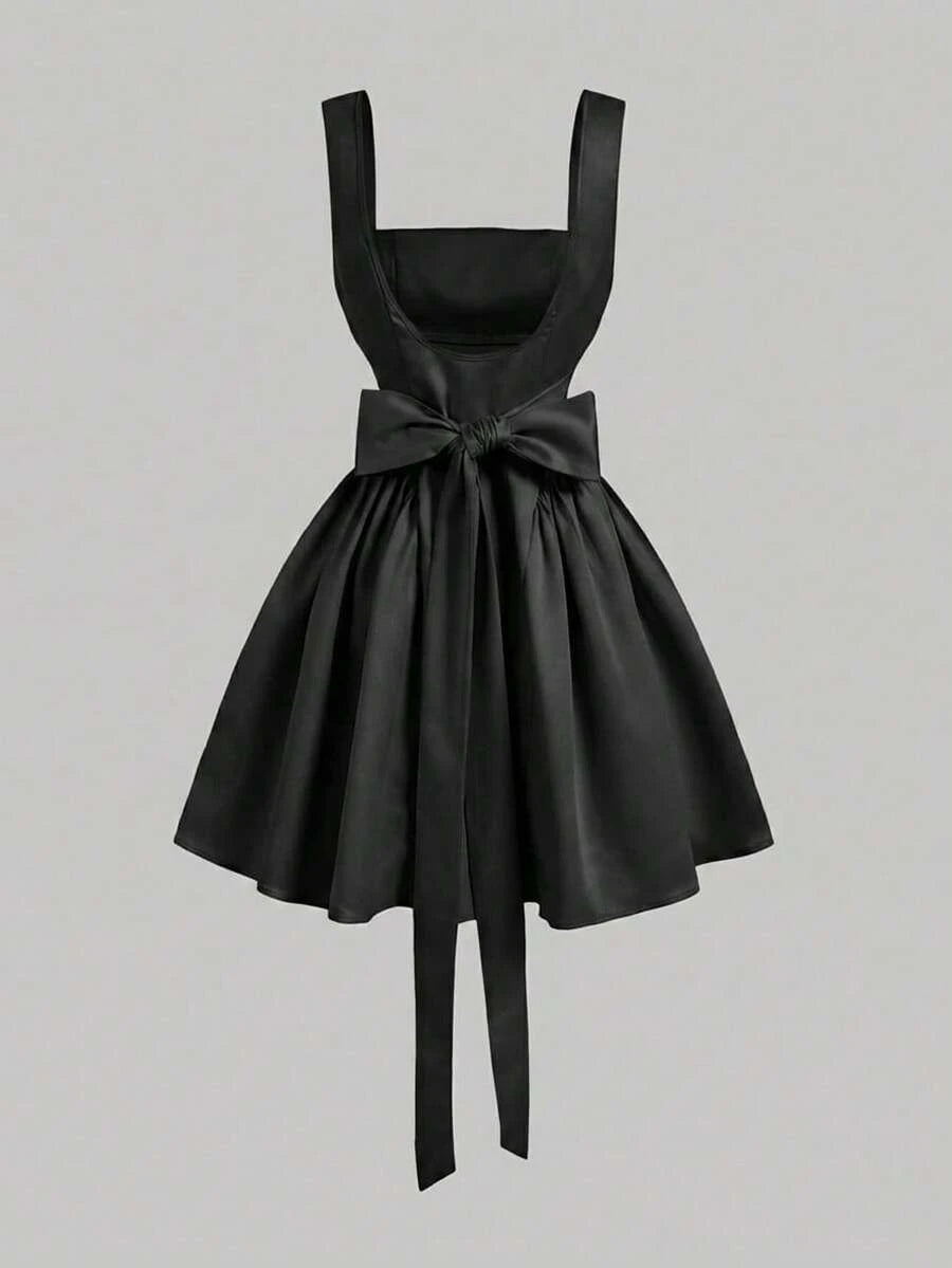 Elegant A-Line Square Neck Bow Back Satin Black Mini Homecoming Dress For Ladies