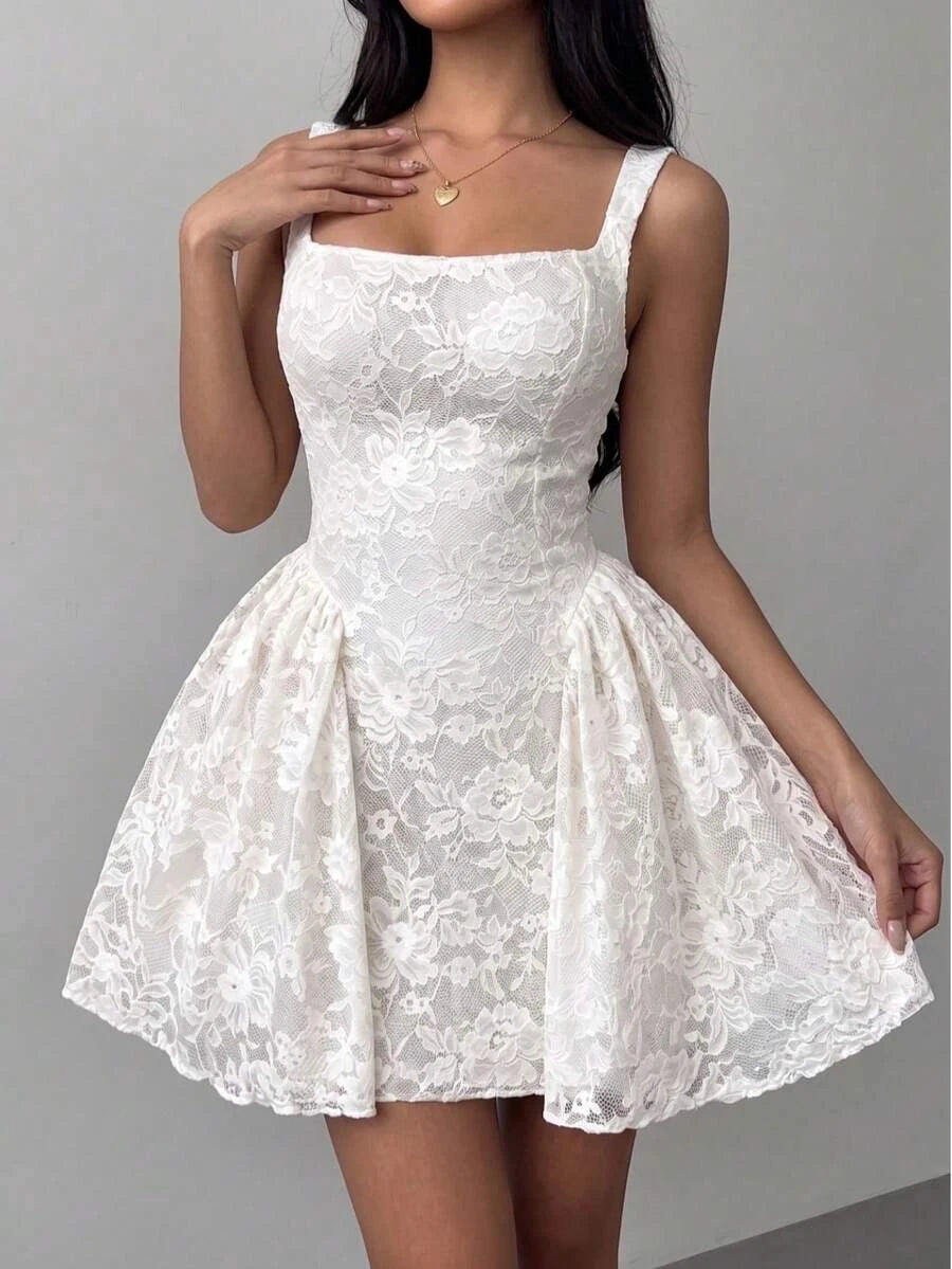Elegant A-Line Square Neck Floral Lace White Mini Homecoming Dress For Female Guests