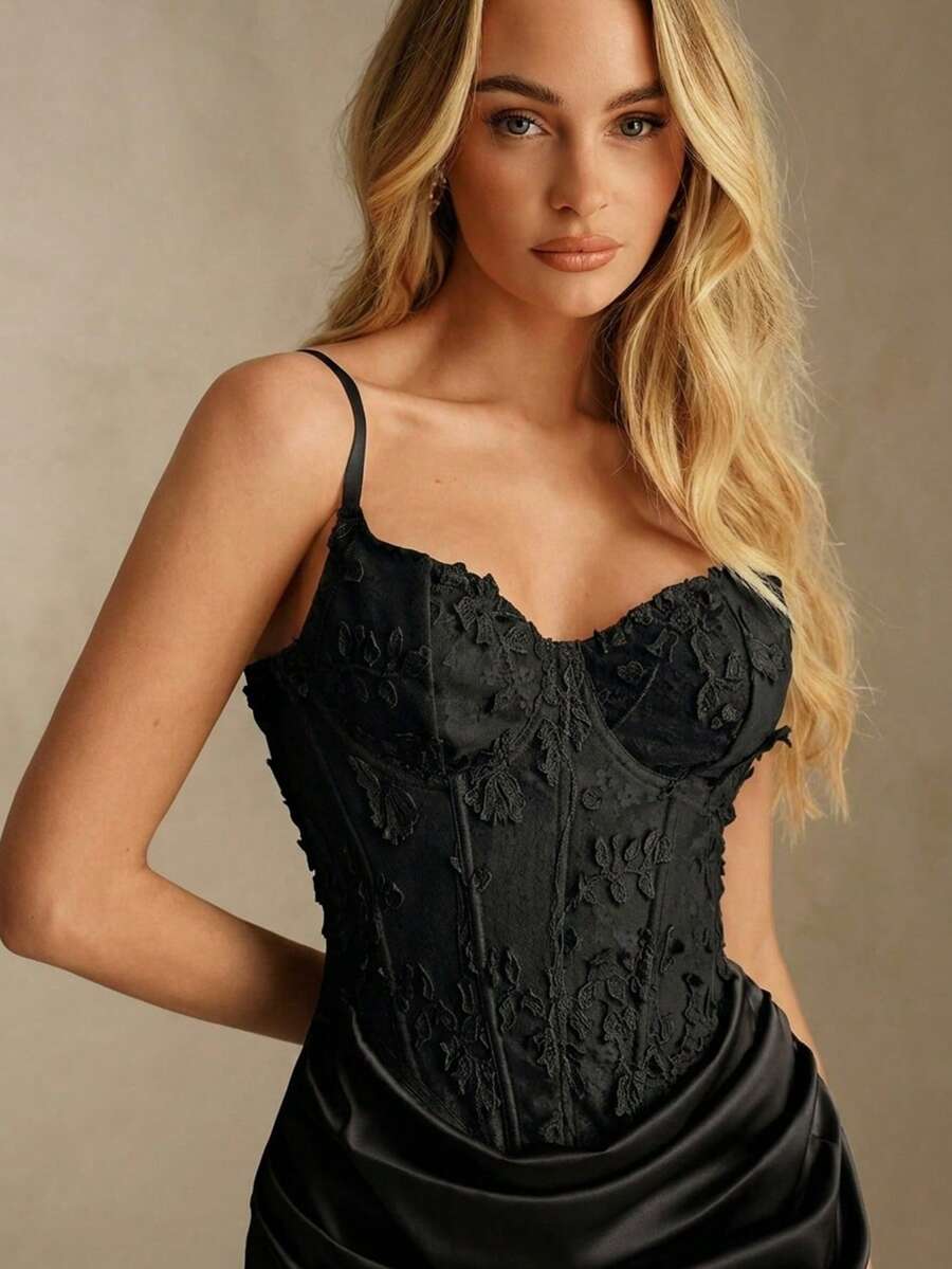 Elegant A-Line Sweetheart Corset Lace Applique Satin Black Mini Homecoming Dresses
