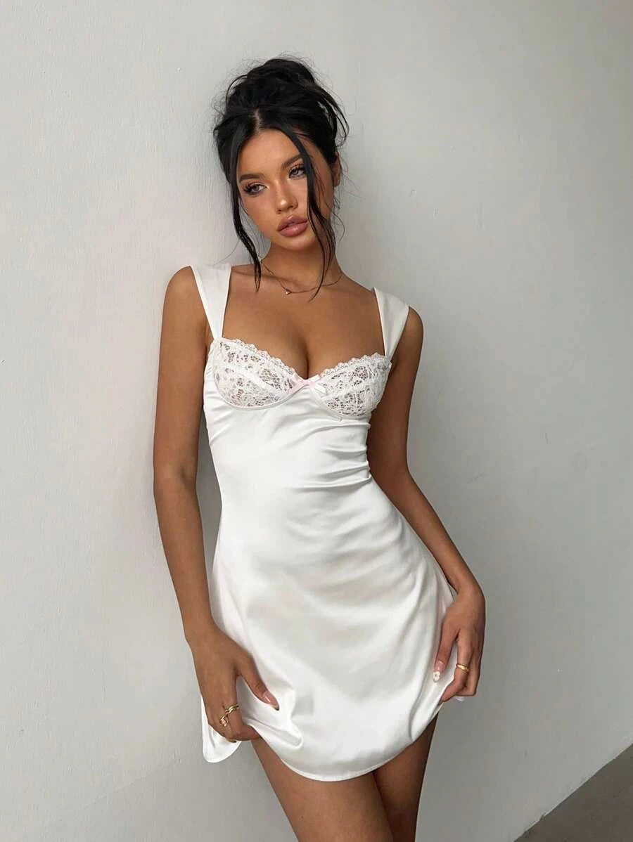 Elegant A-Line Sweetheart Lace Bodice Satin White Mini Homecoming Dresses
