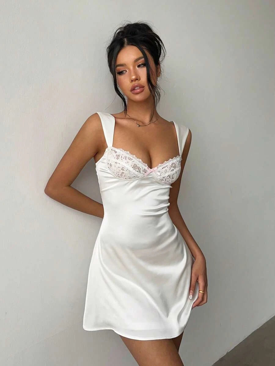 Elegant A-Line Sweetheart Lace Bodice Satin White Mini Homecoming Dresses