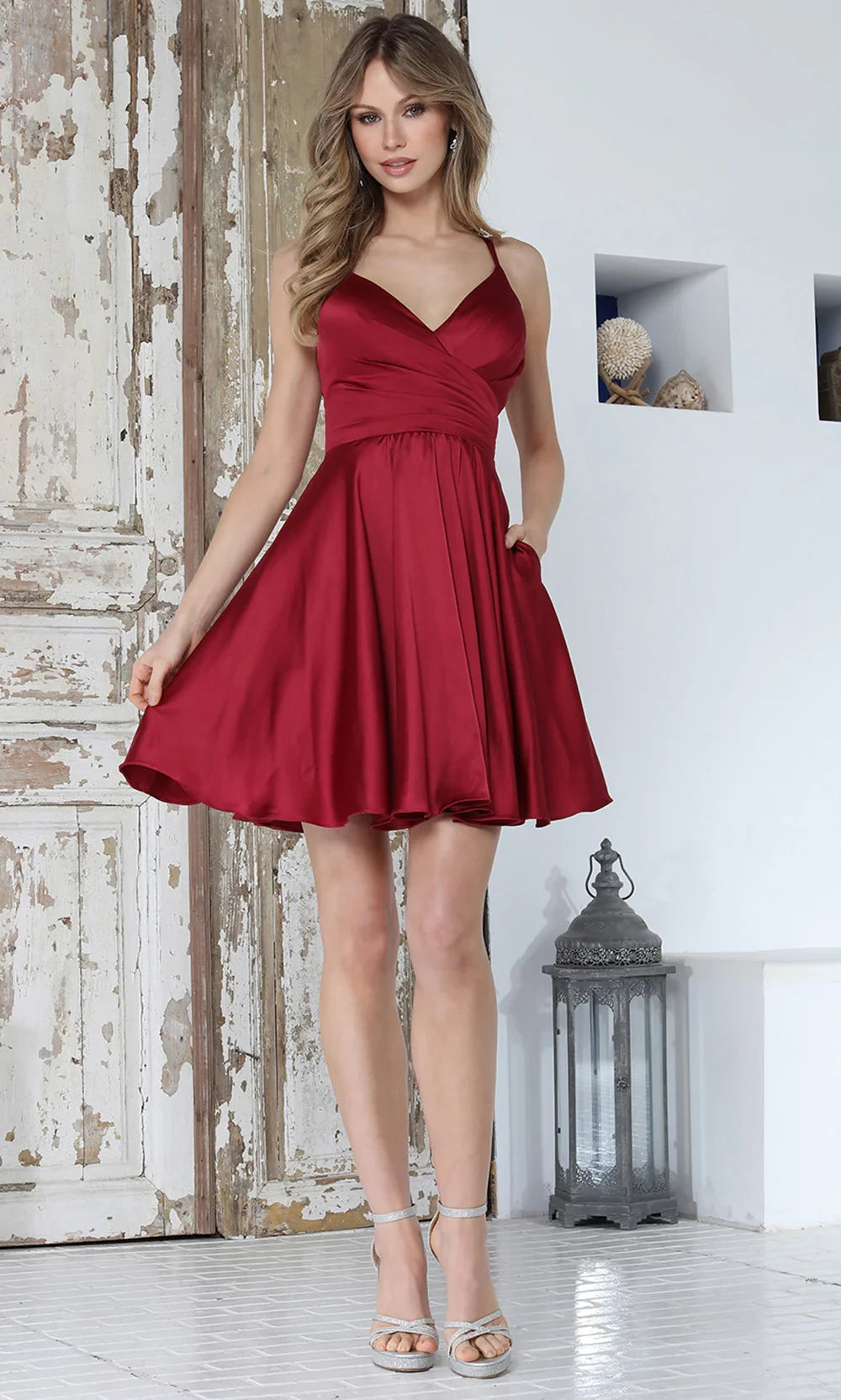 Elegant A-Line V-Neck Pleated Criss-Cross Burgundy Short Homecoming Dress With Pocket