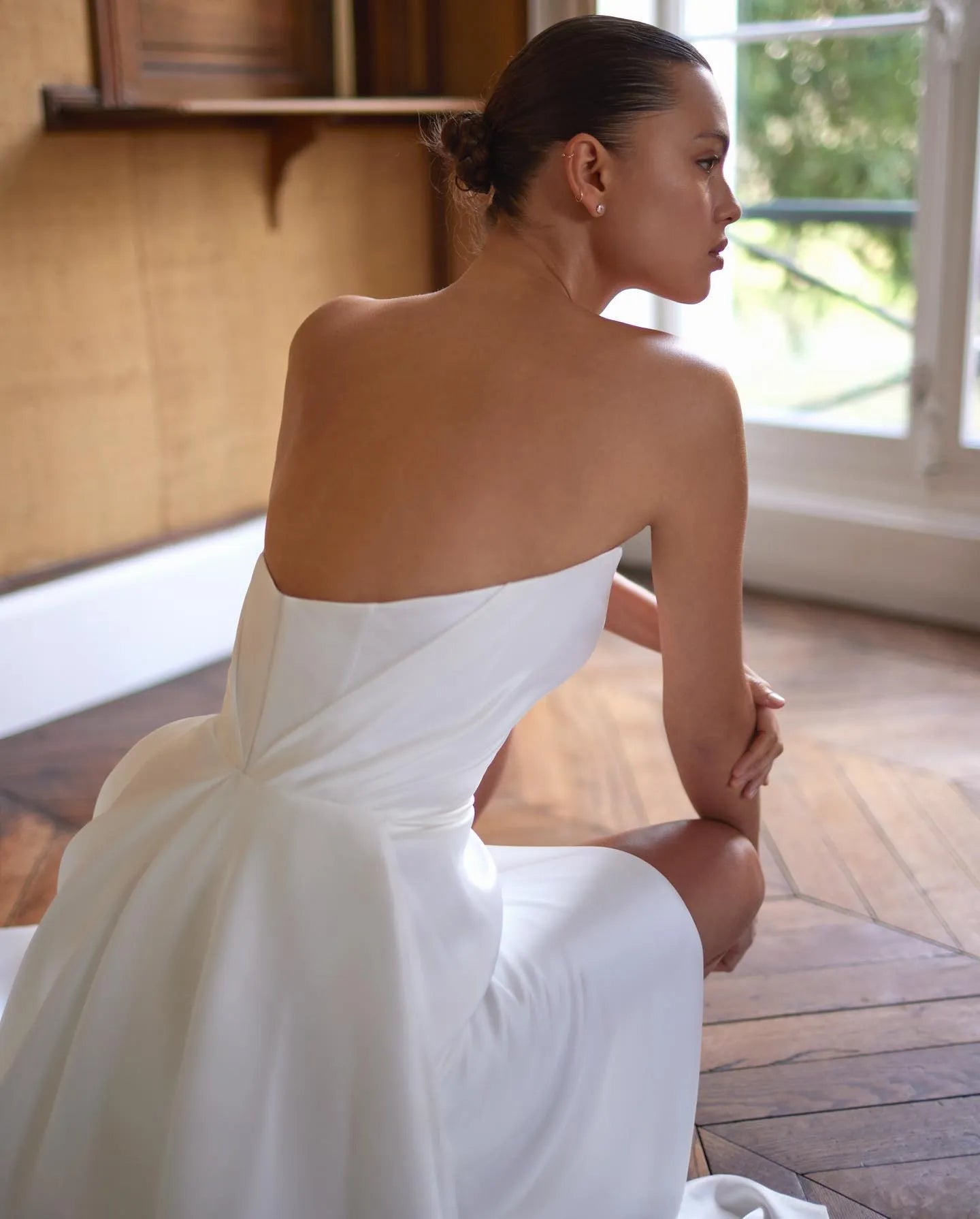 Elegant Sheath Strapless High Slit Lace Trim Satin White Floor-Length Wedding Dress Custom