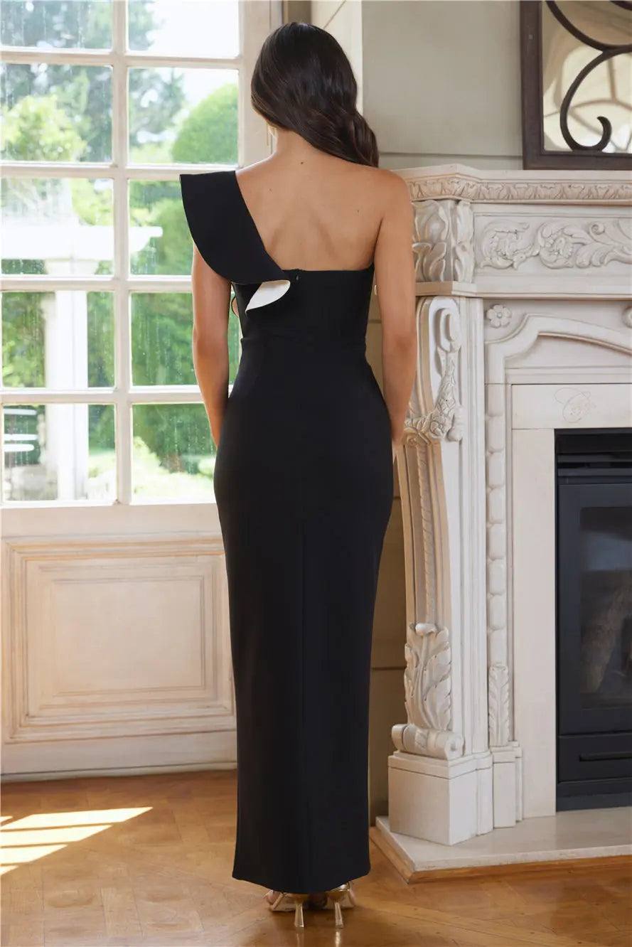 Exquisite Tailoring Mermaid One Shoulder Ruffle Black Maxi Evening Dress With Side Slit