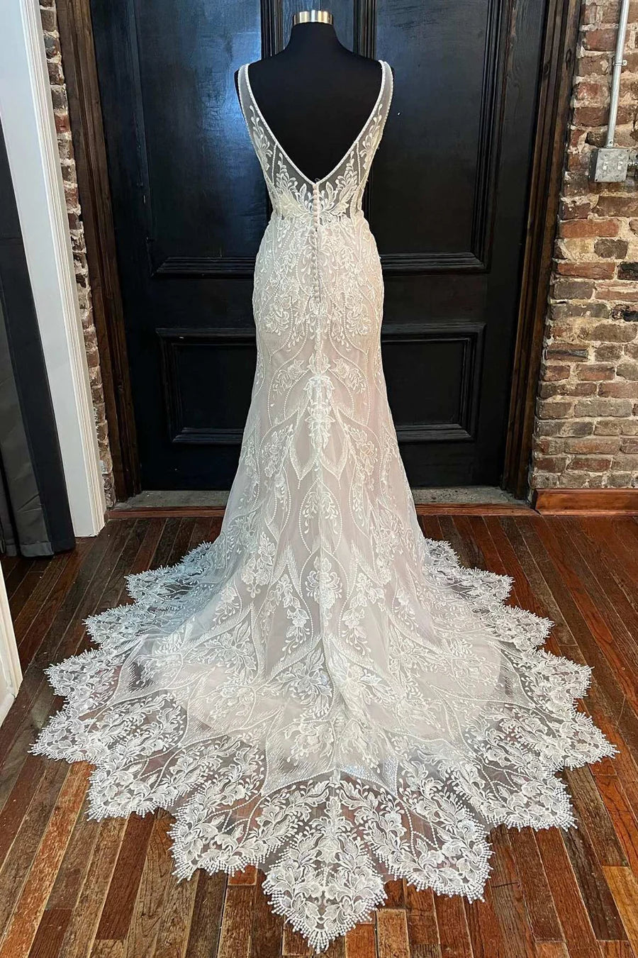 Glamorous Beige Lace Beaded Applique V-Neck Backless Mermaid Long Wedding Dress With Train
