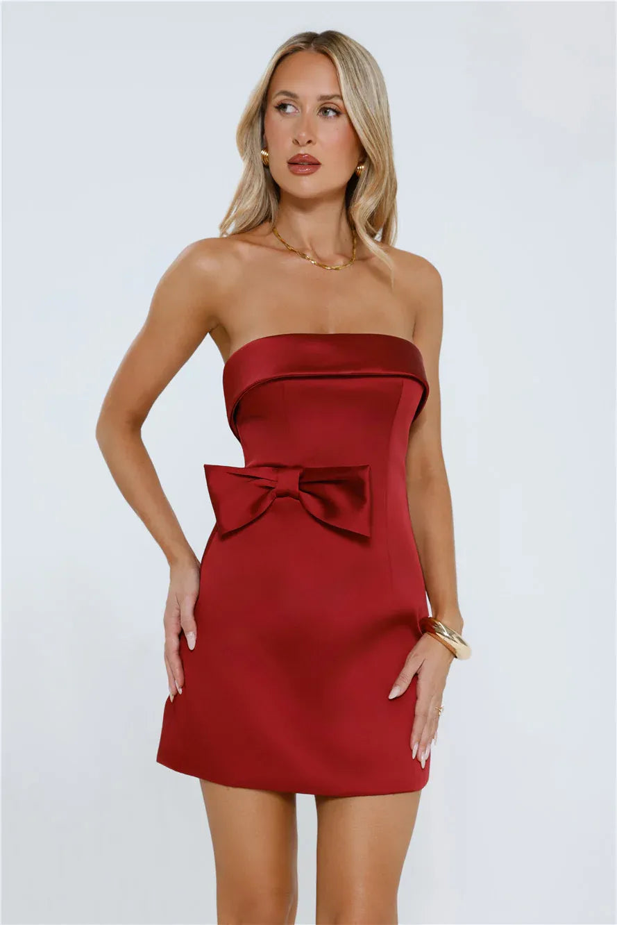 Glamorous Sheath Strapless Bow Satin Burgundy Short Homecoming Dress