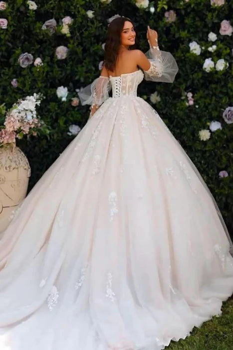 Gorgeous Tulle Floral Lace Sweetheart Strapless Princess Gown Appliques Aline Wedding Dresses
