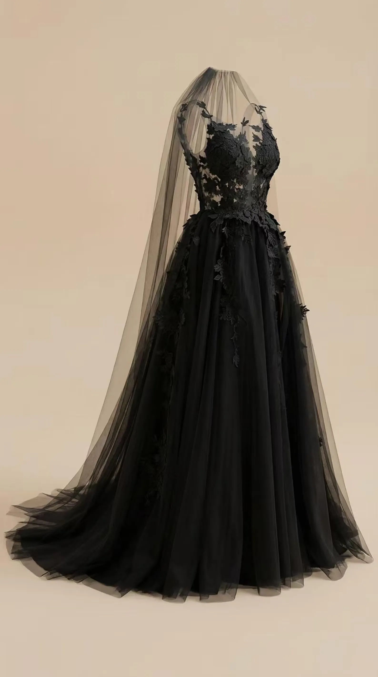 Gothic Ballgown Spaghetti-Strap Lace-Appliqued Sheer Black Train Wedding Dress No Veil