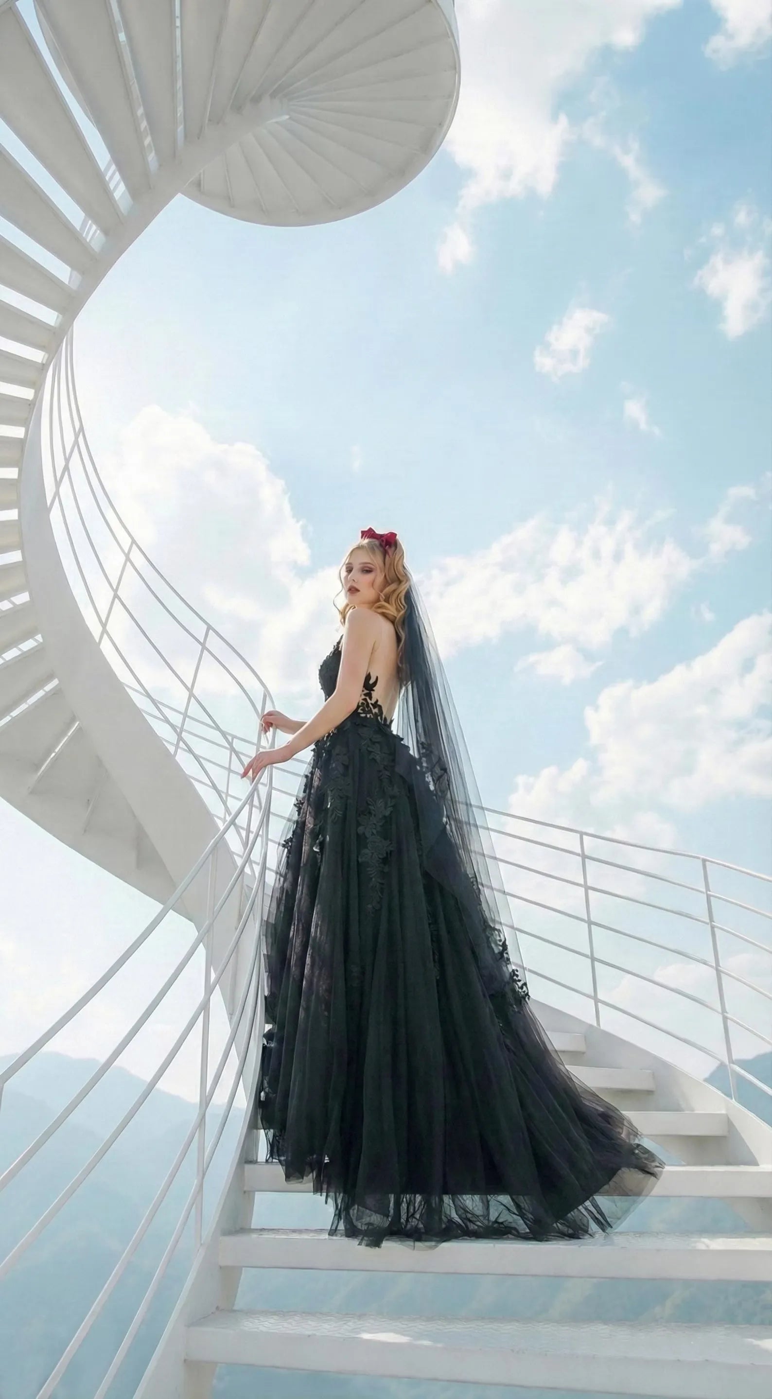 Gothic Ballgown Spaghetti-Strap Lace-Appliqued Sheer Black Train Wedding Dress No Veil