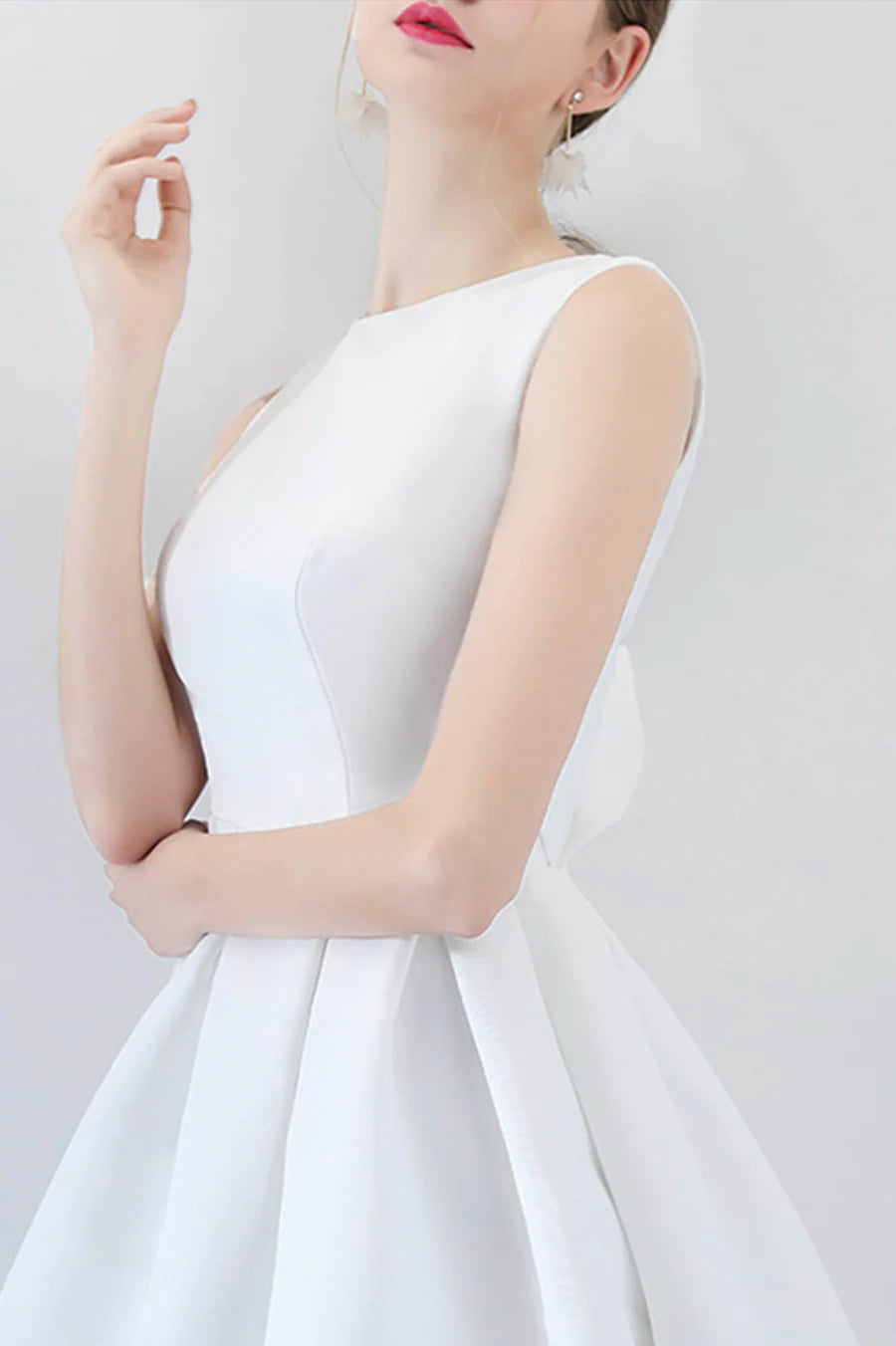 Handmade White Satin Short Zipper Back Homecoming Dresses A-Line Cocktail dresses With Bow