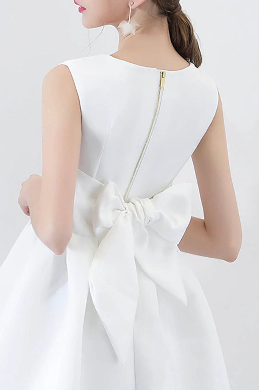Handmade White Satin Short Zipper Back Homecoming Dresses A-Line Cocktail dresses With Bow