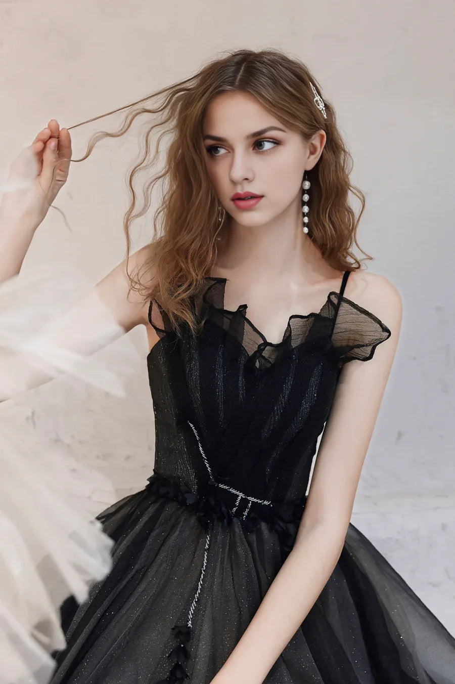 Lovely A-Line Spaghetti Straps Pleated Applique Tulle Black Long Prom Dress