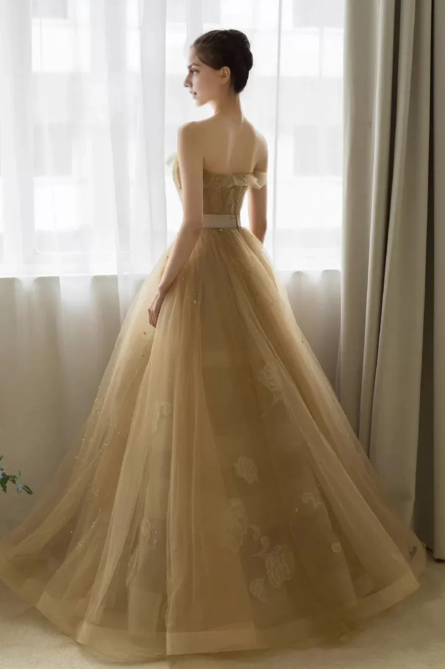 Lovely A-Line Strapless Sleeveless Beaded Tulle Lace Floor Length Prom Dress