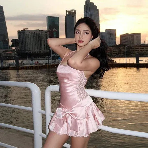 Lovely A-line Halter Bow Lace Satin Pink Short Homecoming Dress Custom