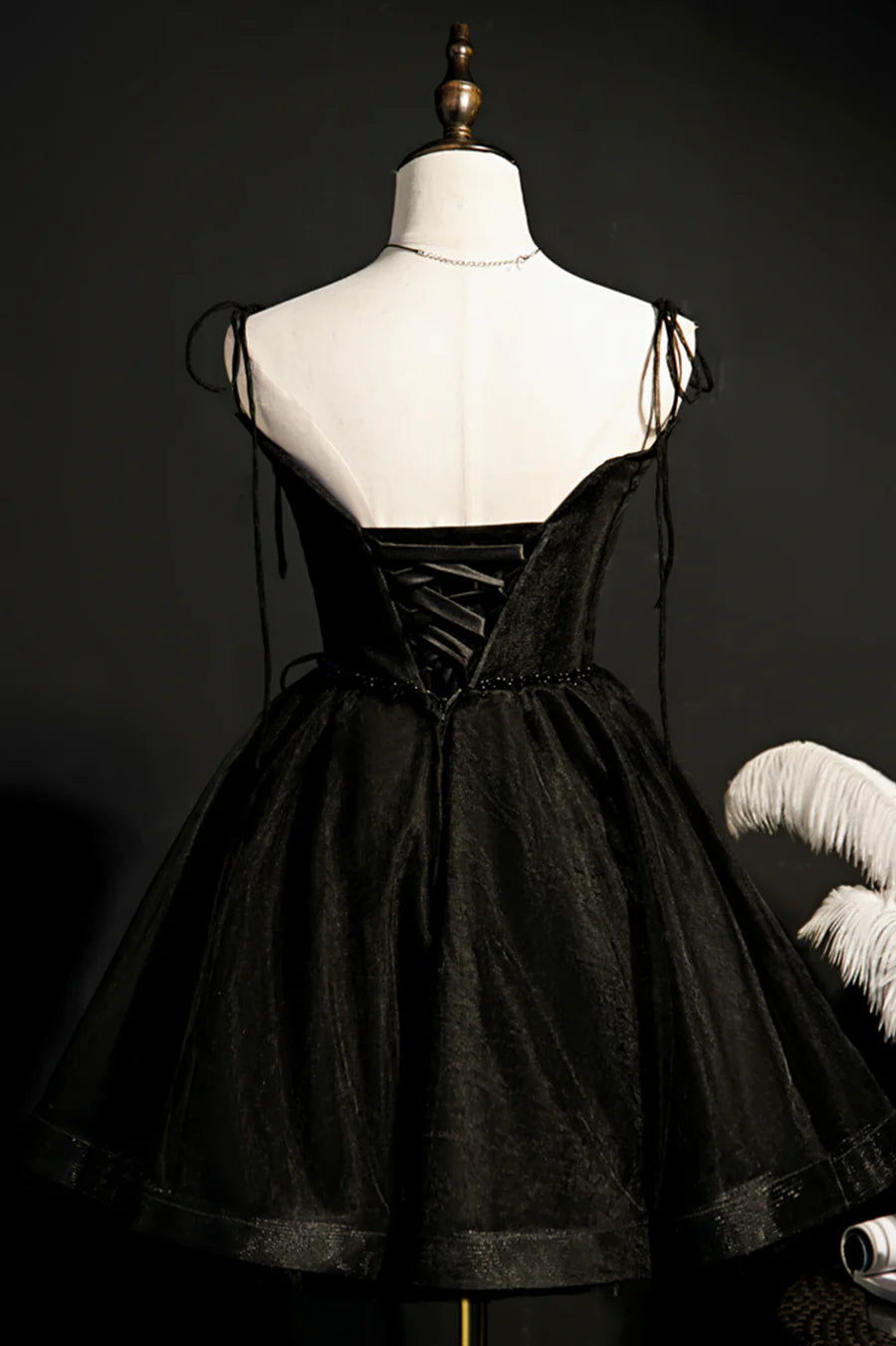 Lovely Black Tulle With Beaded Short Prom Dress A-Line Spaghetti Strap Homecoming Party Dress