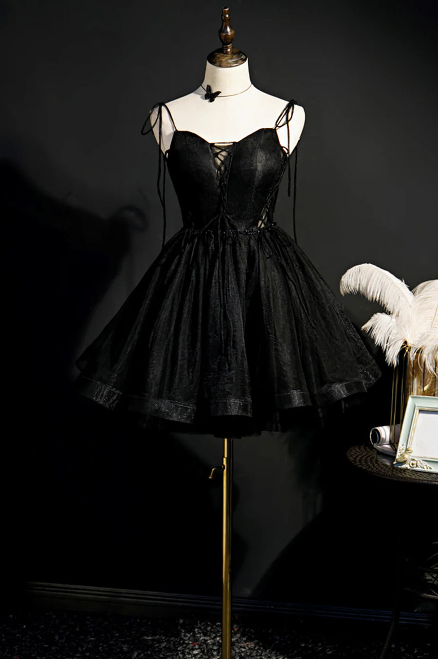 Lovely Black Tulle With Beaded Short Prom Dress A-Line Spaghetti Strap Homecoming Party Dress