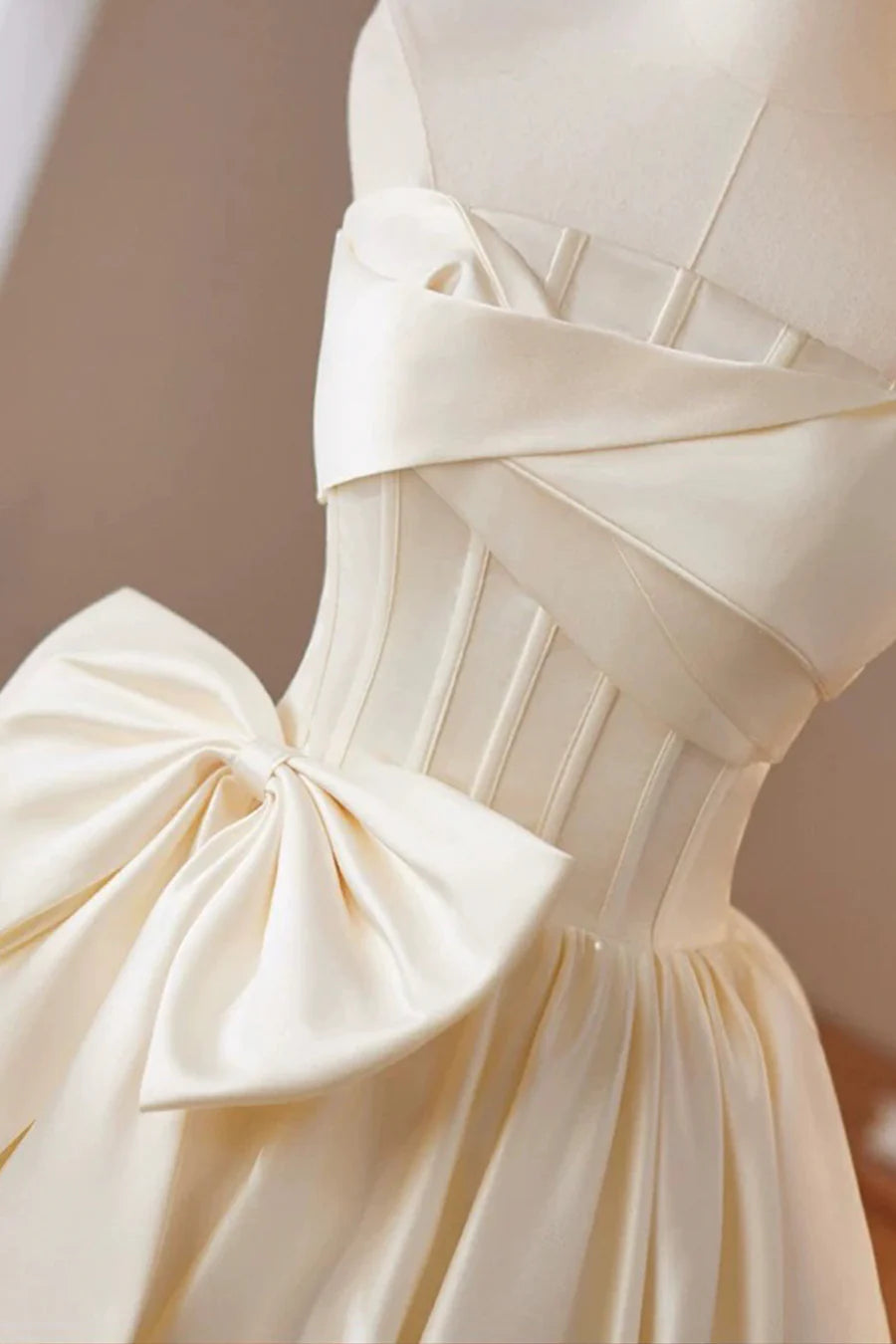 Lovely Champagne Satin Short Corset Prom Dress A-Line Strapless Homecoming Dress With Bow