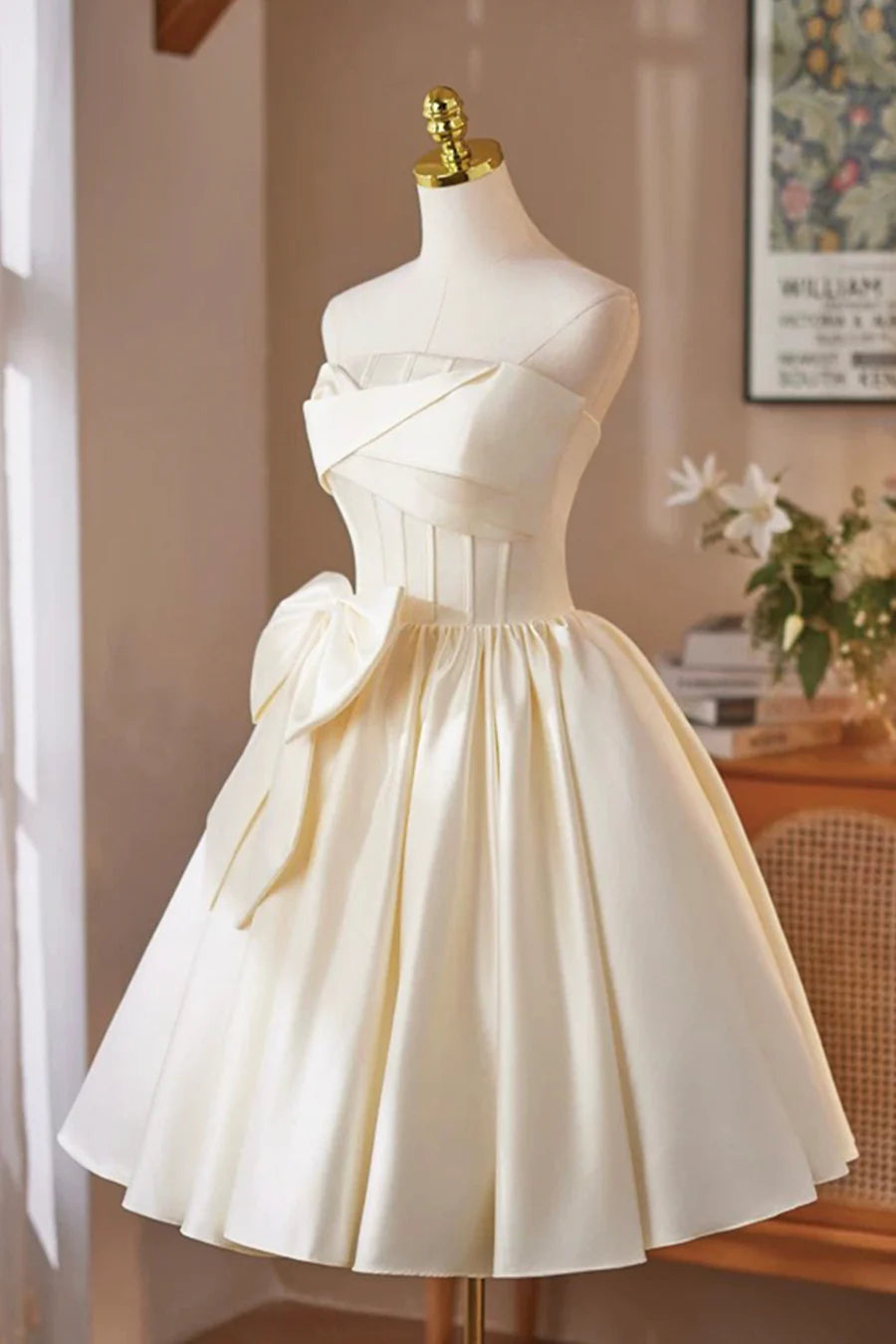 Lovely Champagne Satin Short Corset Prom Dress A-Line Strapless Homecoming Dress With Bow
