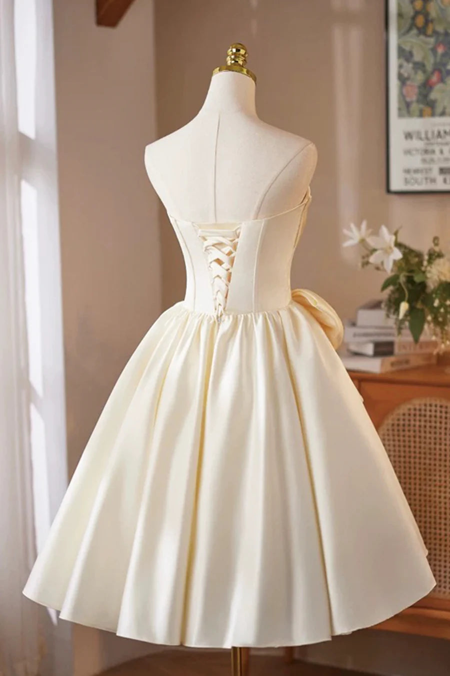 Lovely Champagne Satin Short Corset Prom Dress A-Line Strapless Homecoming Dress With Bow