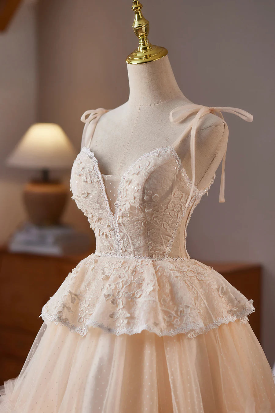 Lovely Champagne Tulle Lace Spaghetti Straps A-Line Short Prom Dress Party Dress