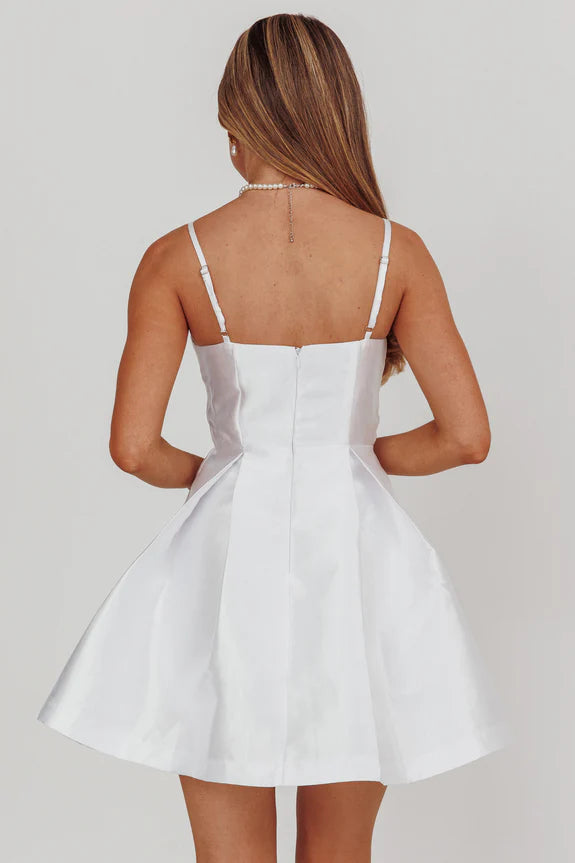 Lovely Flared Spaghetti Straps Bow White Mini Homecoming Dress For Ladies