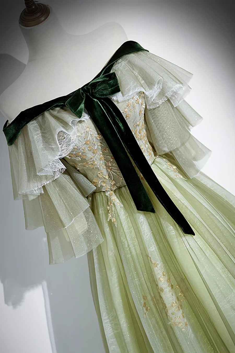 Lovely Green Tulle Pleated Sequins With Applique Long Prom Dress Off the Shoulder Party Dress