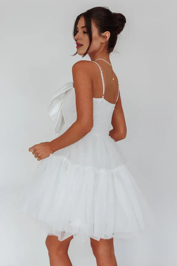 Lovely Spaghetti Straps Bow Mesh Tulle White Mini Homecoming Dress