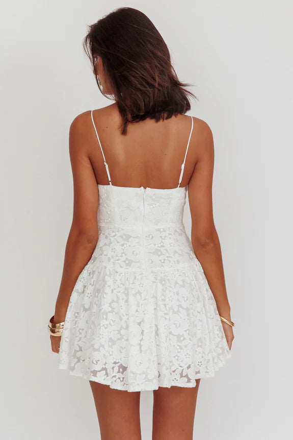 Lovely Spaghetti Straps V-wire Lace White Mini Homecoming Dress Ready To Ship