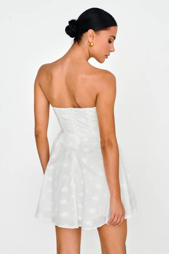 Lovely Strapless Lace-Up Bodice White Mini Homecoming Dress For Women