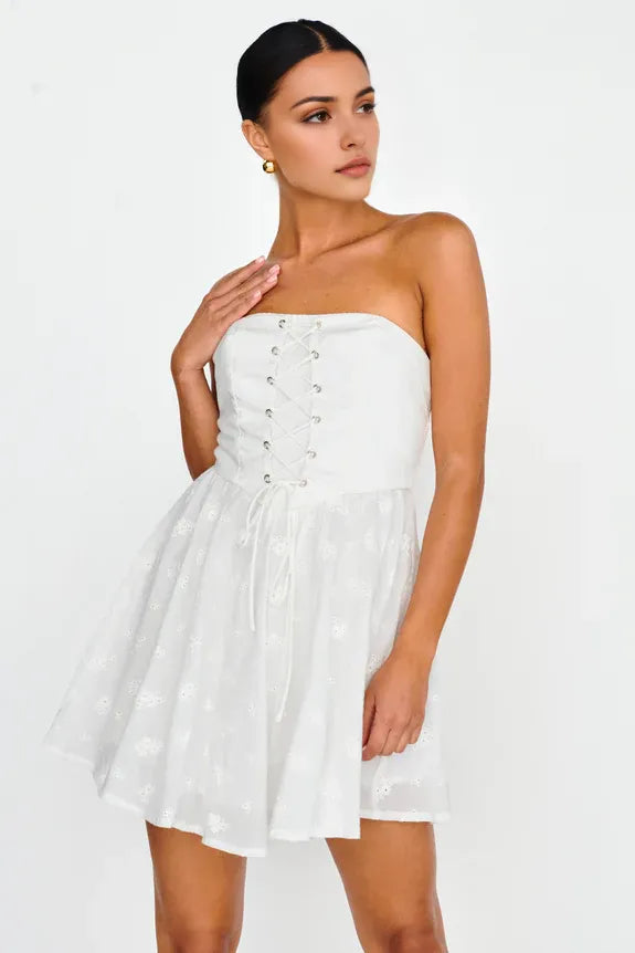 Lovely Strapless Lace-Up Bodice White Mini Homecoming Dress For Women