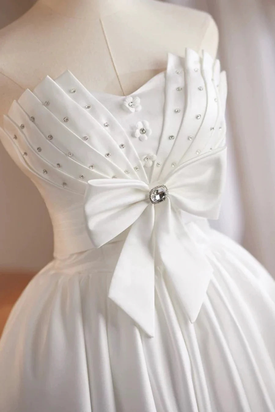 Lovely White Satin Pleated Strapless Short Prom Dress A-Line Party Dress With Corset