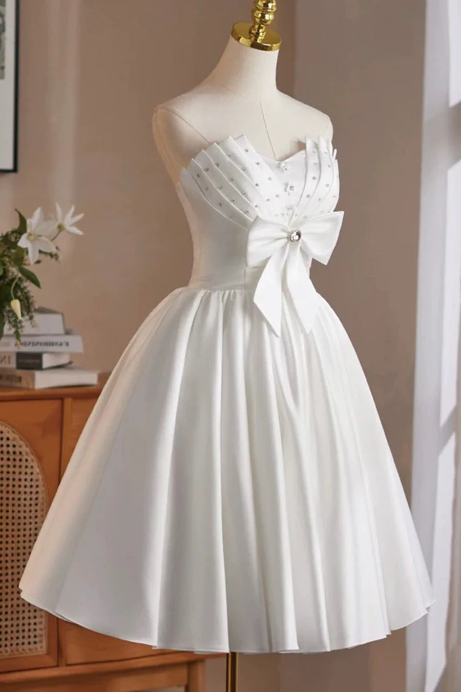 Lovely White Satin Pleated Strapless Short Prom Dress A-Line Party Dress With Corset