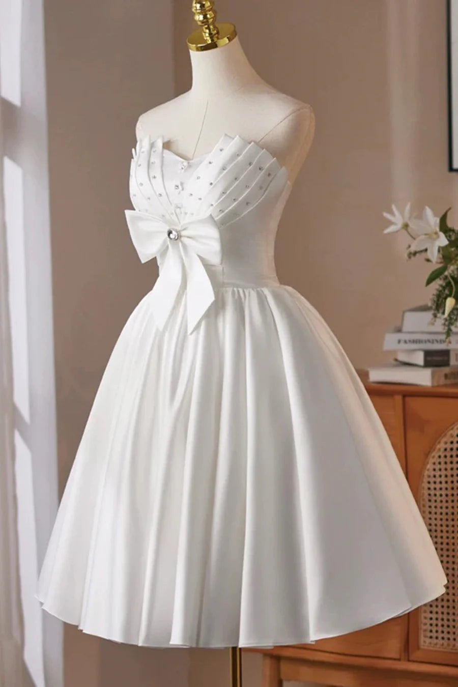 Lovely White Satin Pleated Strapless Short Prom Dress A-Line Party Dress With Corset