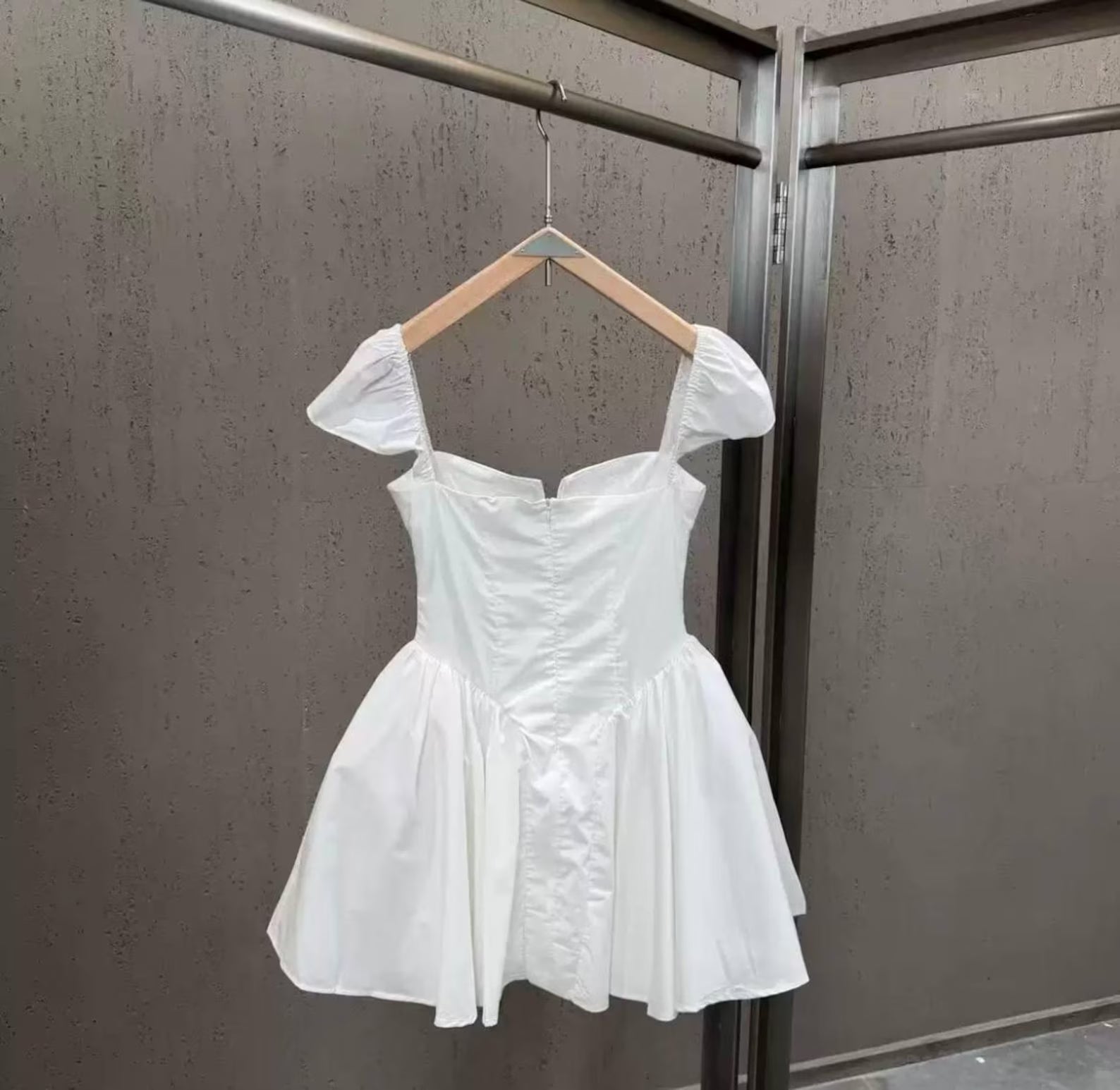 Lovely A-Line Sweetheart Neck Cap Sleeve Button White Short Homecoming Dresses