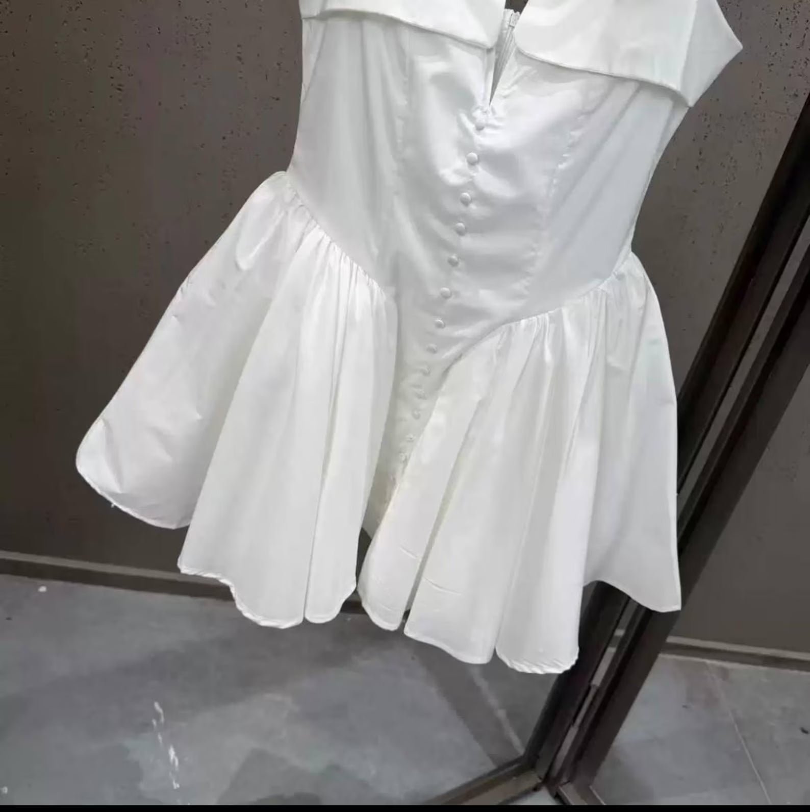 Lovely A-Line Sweetheart Neck Cap Sleeve Button White Short Homecoming Dresses