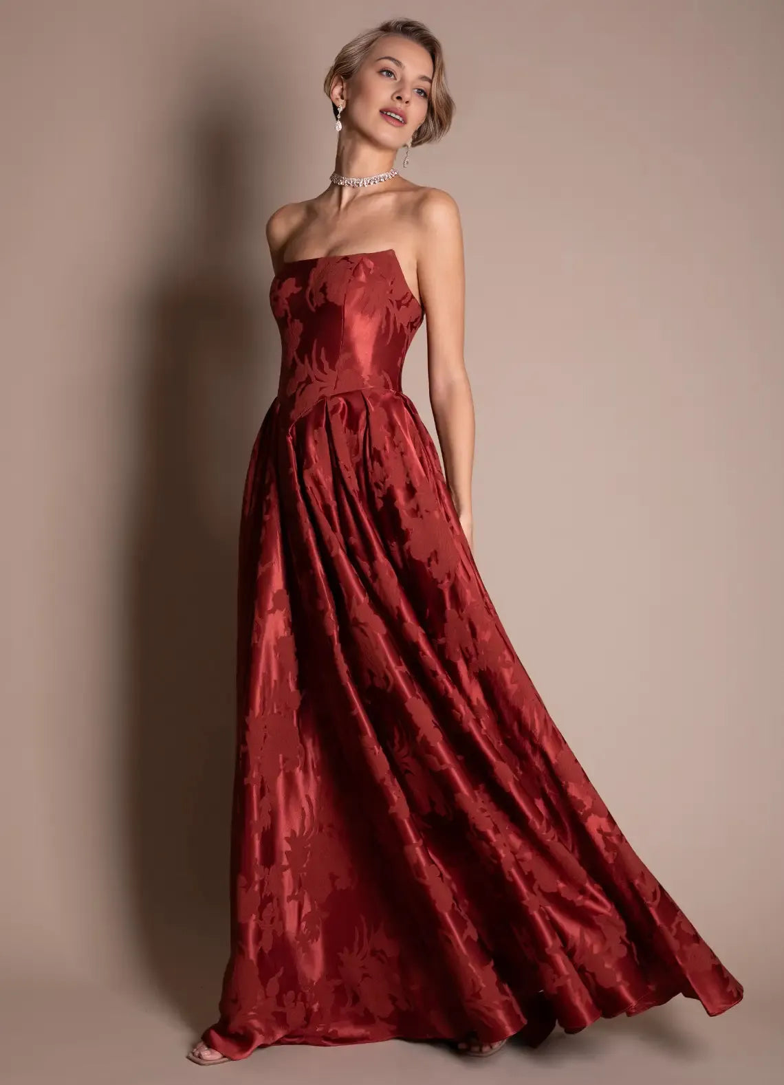 Luxurious A-line Strapless Jacquard Red Floor Length Evening Dress