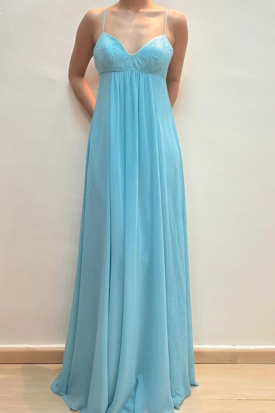 Maxi Dress Spaghetti Straps A-Line V-Neck Appliques Pleated Chiffon Prom Dress