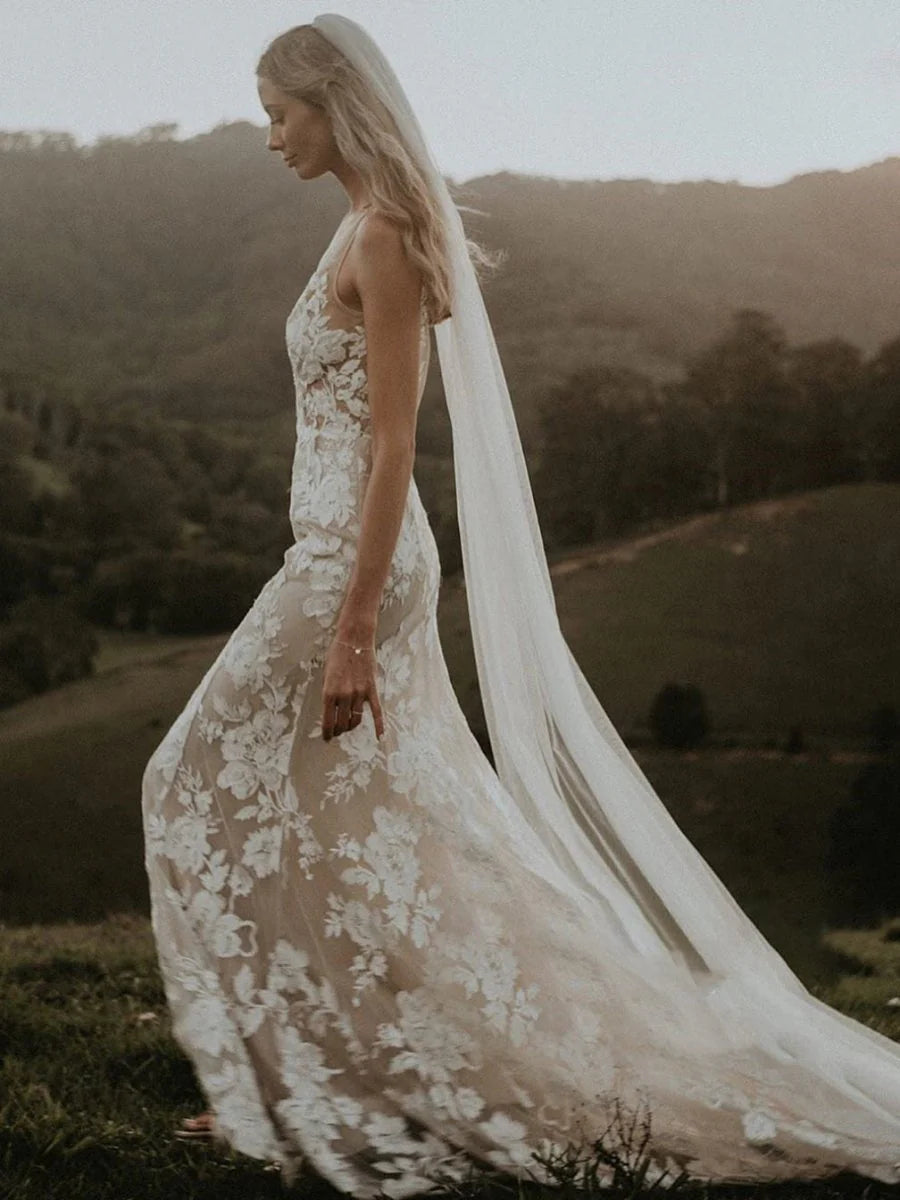 Mermaid Boho Floral Lace Appliques V Neck Sleeveless Wedding Dresses With Chapel Train