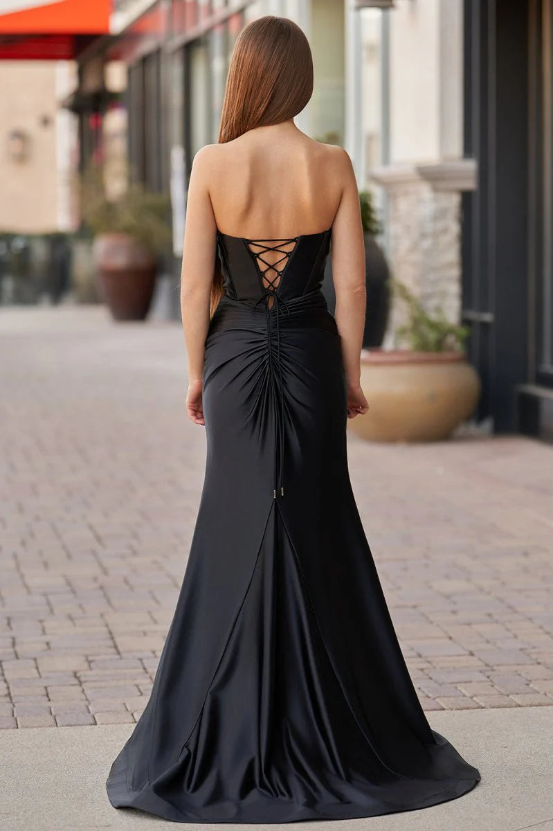 Mermaid Sweetheart Cutout Satin Black Long Evening Dress With Court-Train