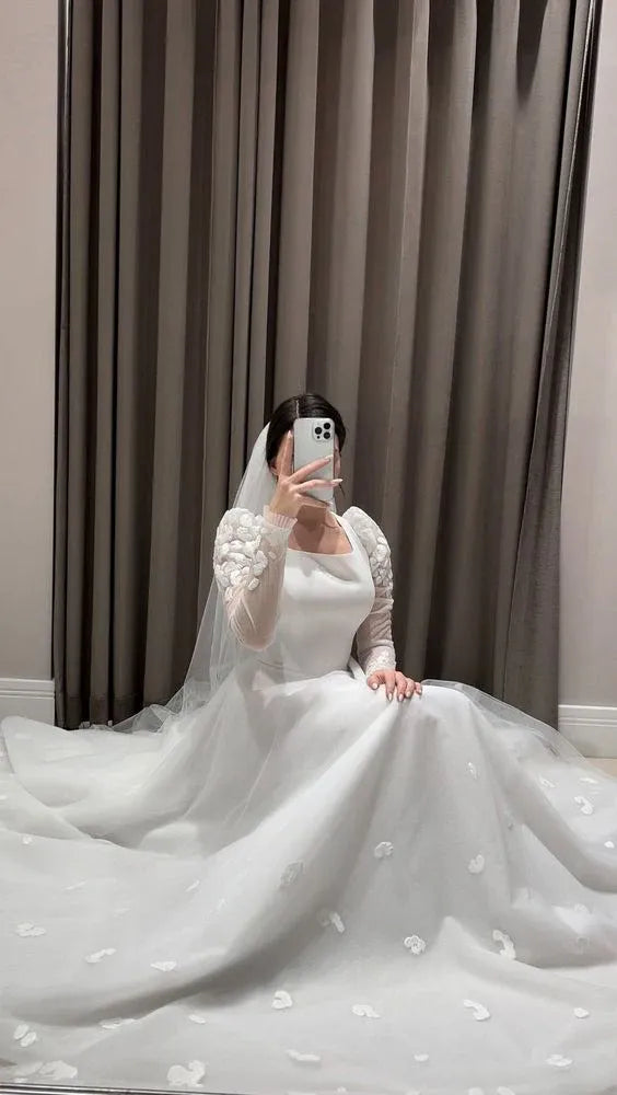 New Elegant A-line Square Neck Long Sleeve Applique White Train Wedding Dress