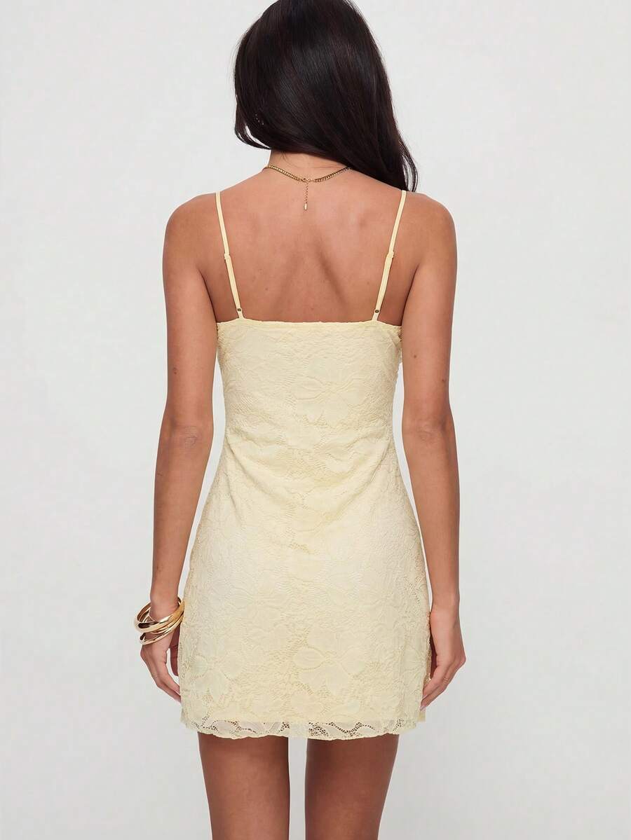 New Arrival A-Line V-Neck Ruched Lace Light Yellow Mini Homecoming Dress