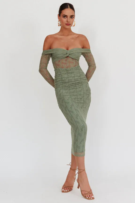 Off-Shoulder Long Sleeves Mesh Fern Maxi Homecoming Dress Prom Dress