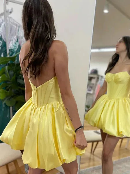 Playful A-Line Strapless Corset Satin Yellow Short Homecoming Dress