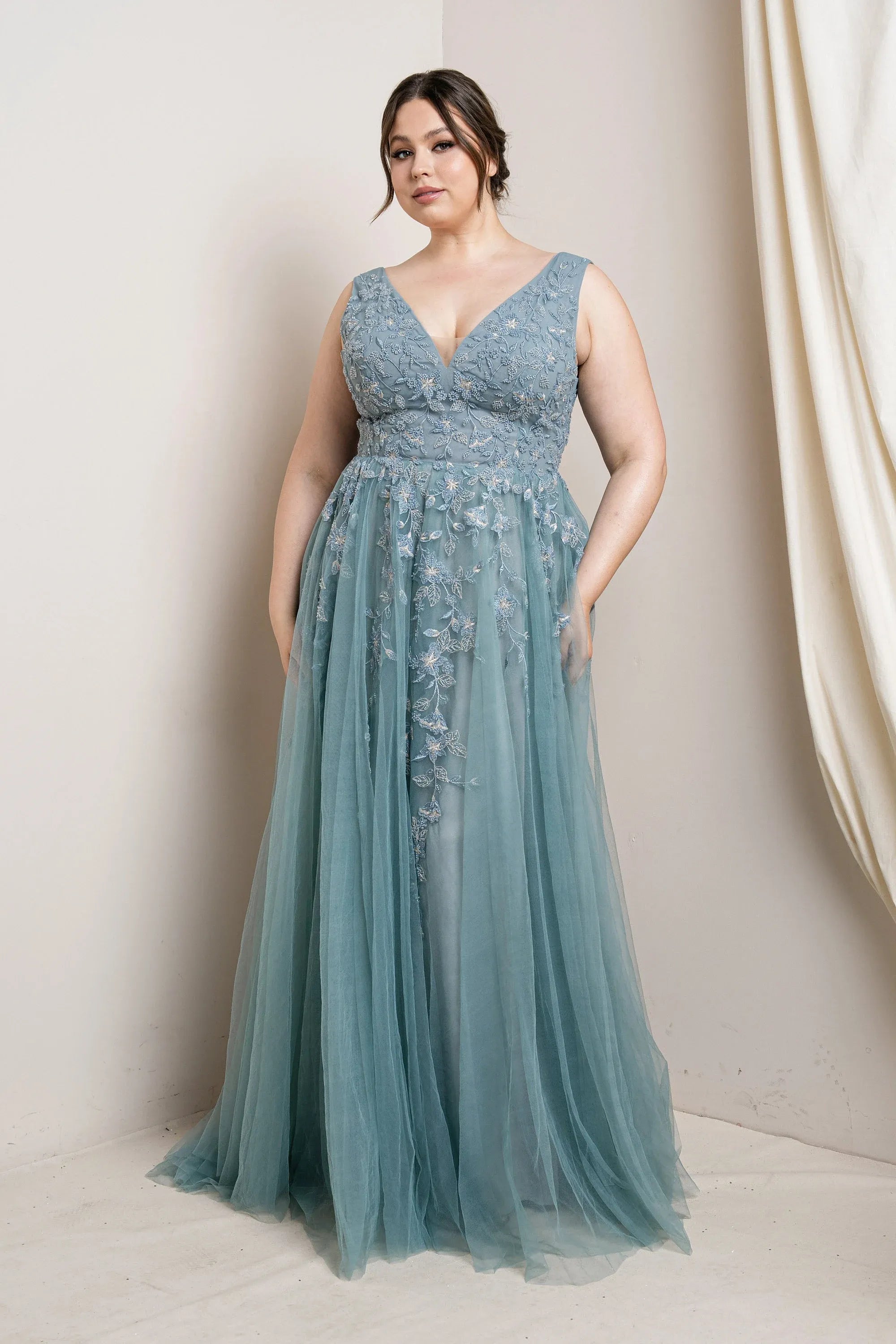 Plus Size Stunning A-Line V-Neck Floral Lace Tulle Dusty Blue Floor-Length Prom Dress