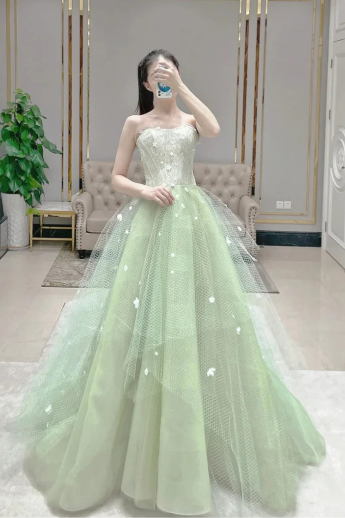 Pretty A-Line Strapless Bodycon Applique Floral Lace Tulle Green Long Prom Dress
