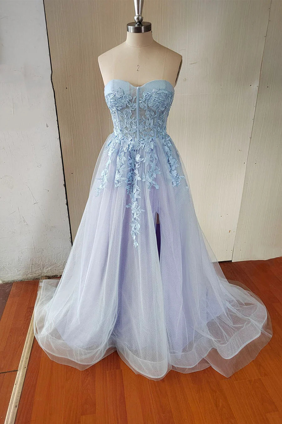 Pretty A-Line Strapless Bodycon Applique Tulle Lace Blue Long Prom Dress With Slit